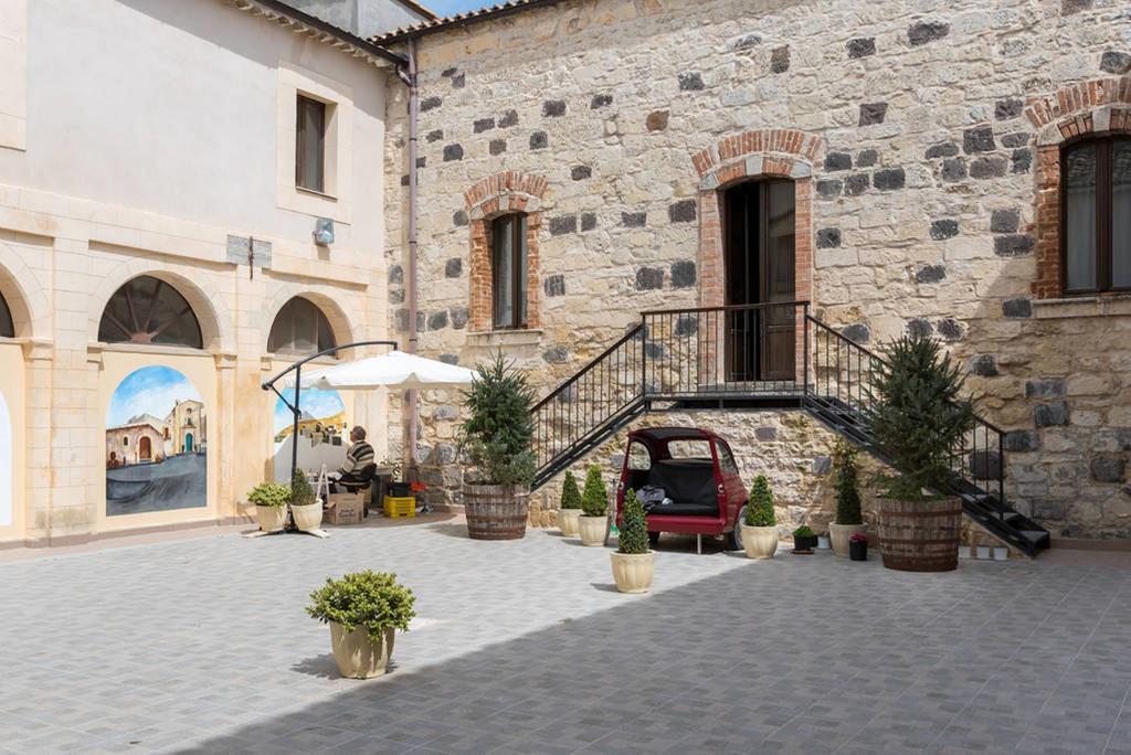 Il Campanile Hotel Vizzini Exterior photo